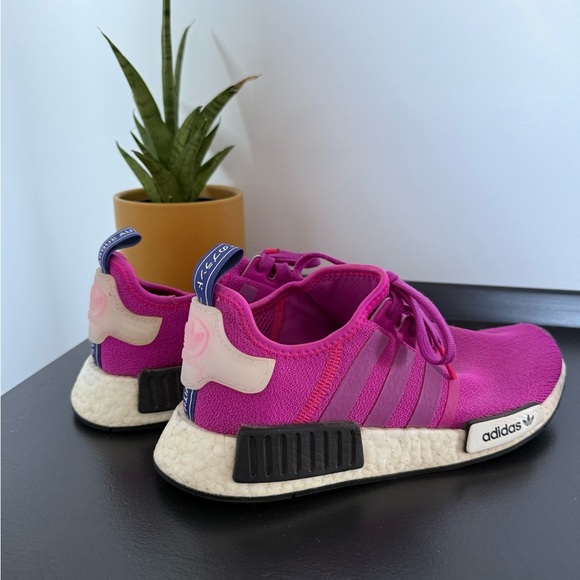 Adidas vivid pink NMD R1 sneakers - size 7.5 M / 9 W - Picture 8 of 10